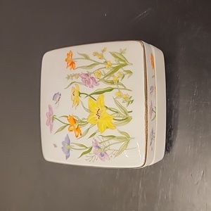 Floral Jewelry Trinket Box Porcelain Designer Ben Rickert Floral Beauty Japan